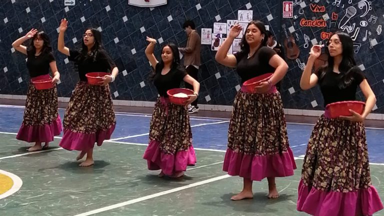 Tradición, alegría y mucho ritmo en el Día de la Canción Criolla